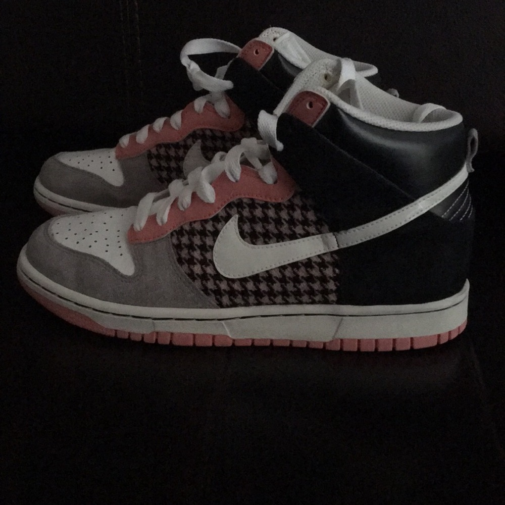 Nike Dunk Sneakers